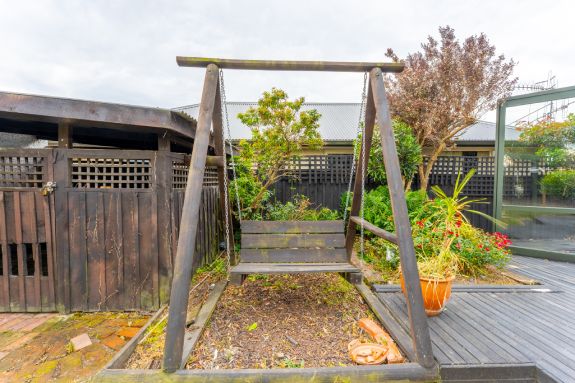 Garden swing