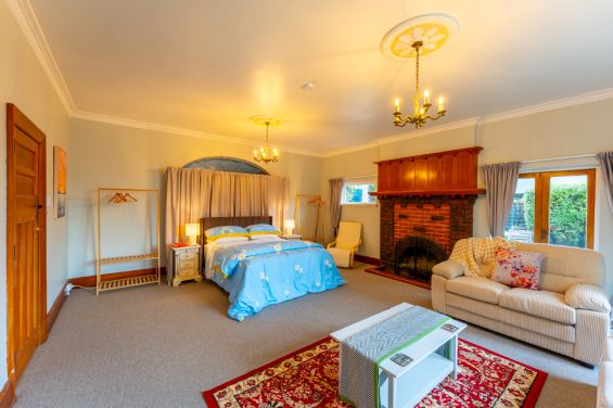 Wisteria Room