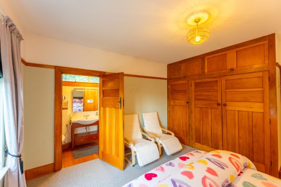 Ensuite Room