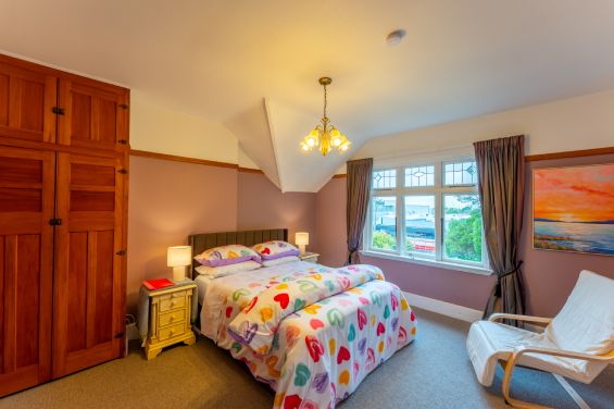 Honey Suckle Room